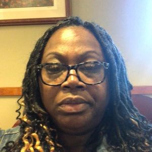 Meet your Posher, Claudia